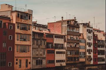 FAI reivindica la urgencia de un plan nacional de emergencia de Vivienda